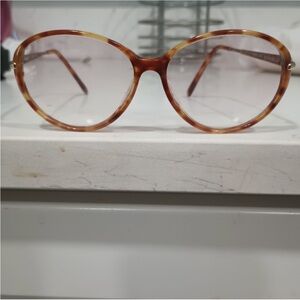 Fendi Denim Brown Tortoiseshell Glasses 
Re-Posh from Waleed